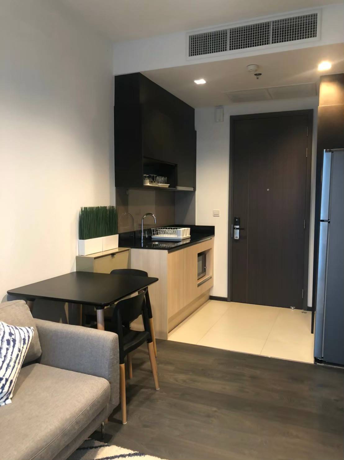 Edge Sukhumvit 23 I BTS Asoke , MRT Sukhumvit I good price #HL