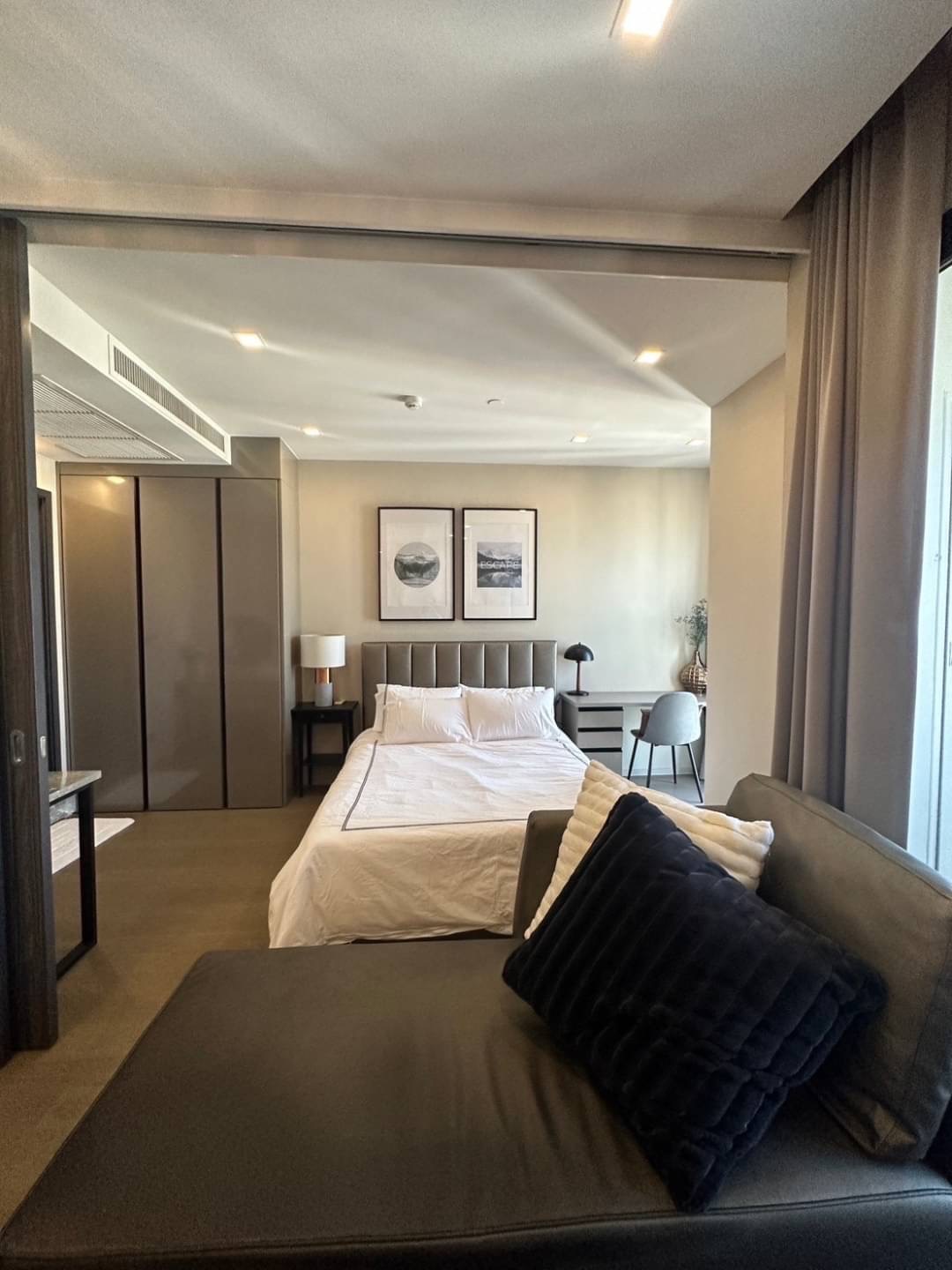 Ashton Asoke | BTS Asoke,MRT Sukhumvit | good price , height zone  #HL