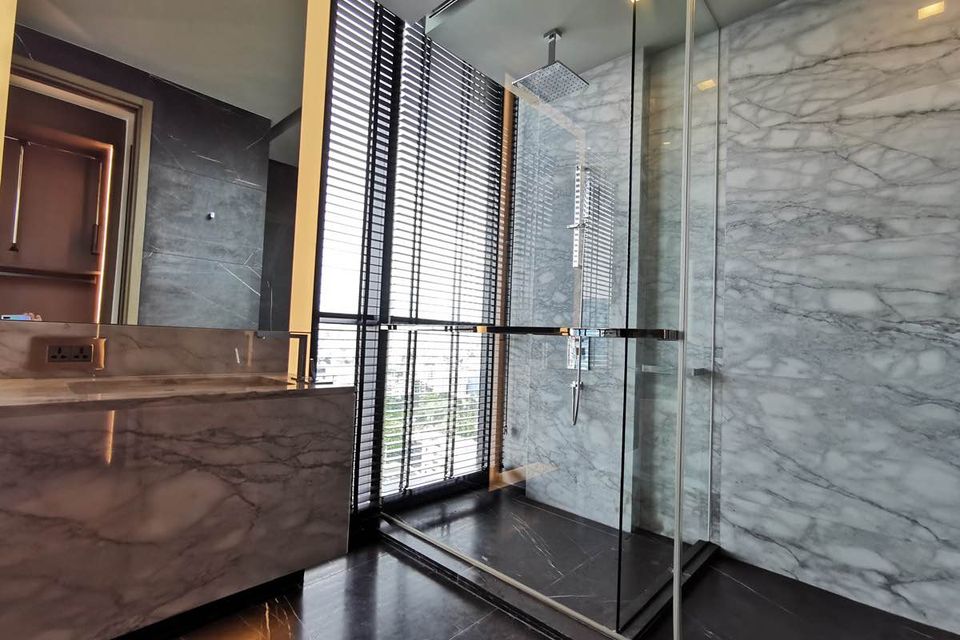 THE MONUMENT THONGLOR I BTS THONGLOR I ULTIMATE CLASS pet allowed WITH PRIVATE LIFT MINI PENTHOUSE ABOVE120SQ.M. READY FOR RENT I #HL