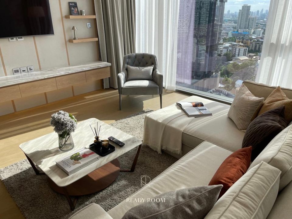 THE STRAND THONGLOR I BTS THONGLOR I ULTAIMATE LUXURY MODERN MINIMAL AND THE BEST LOCATION OF THONGLOR 2BED2BATH READY TO MOVE IN I #HL