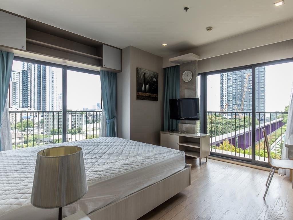 Noble Remix I BTS Thonglor I Best Price, Big Space South View Beautiful Room I #HL