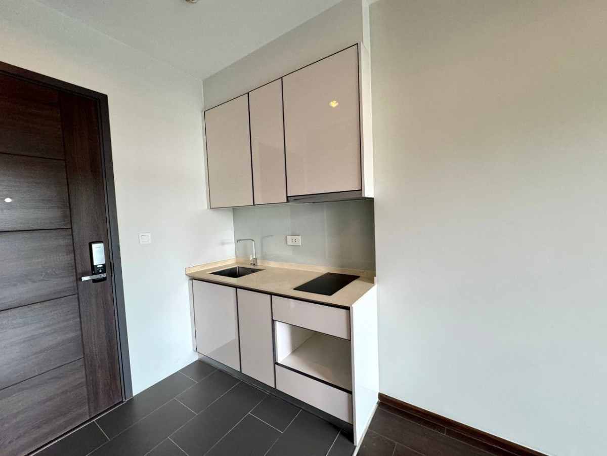 C Ekkamai | BTS Ekkamai | Best price new room |HL