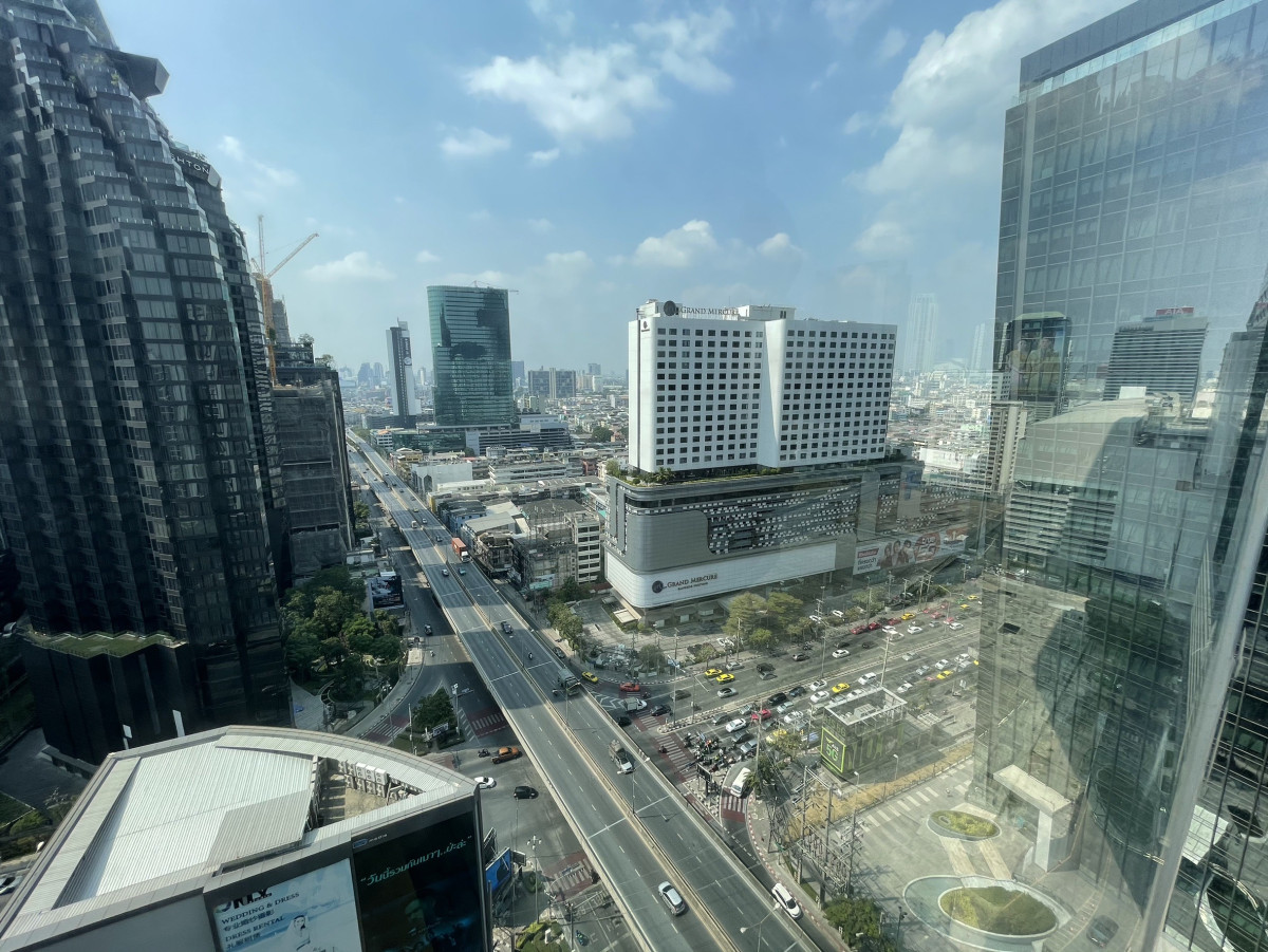 Ideo Mobi Rama 9 | MRT Rama 9 | Beautiful room, 2B2B, Central Centre, Nice view and Ready to move in #O