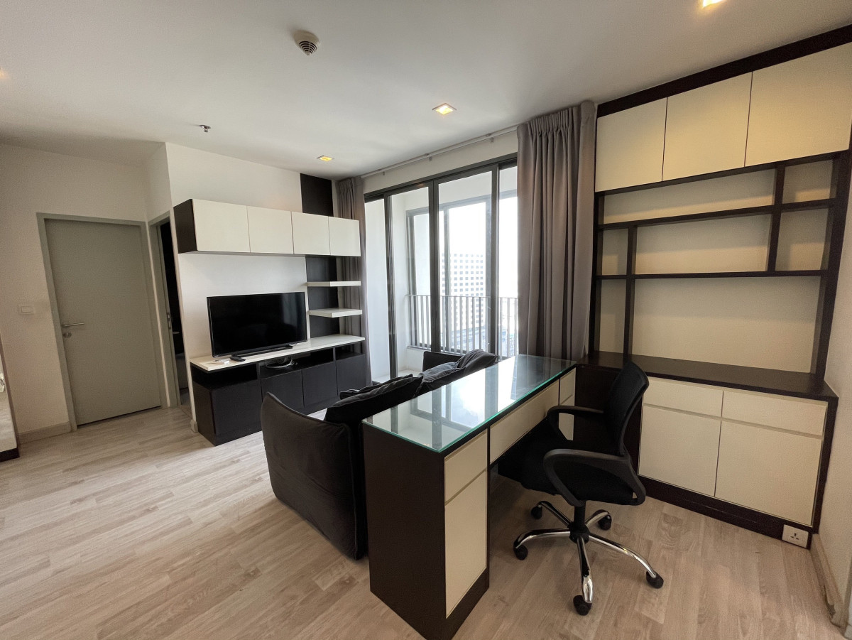 Ideo Mobi Rama 9 | MRT Rama 9 | Beautiful room, 2B2B, Central Centre, Nice view and Ready to move in #O