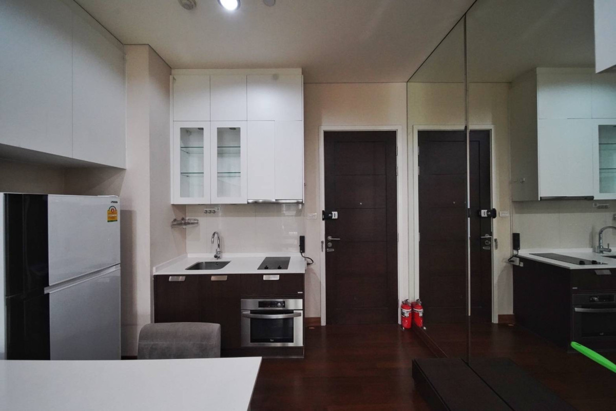 IVY Thonglor | BTS Thonglor | Best price good deal | HL