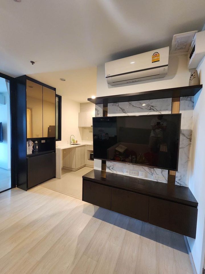 Life Asoke | MRT Petchaburi and APL Makkasan | Beautiful room, Fully Built-in furnished, High floor and Ready to move in #N