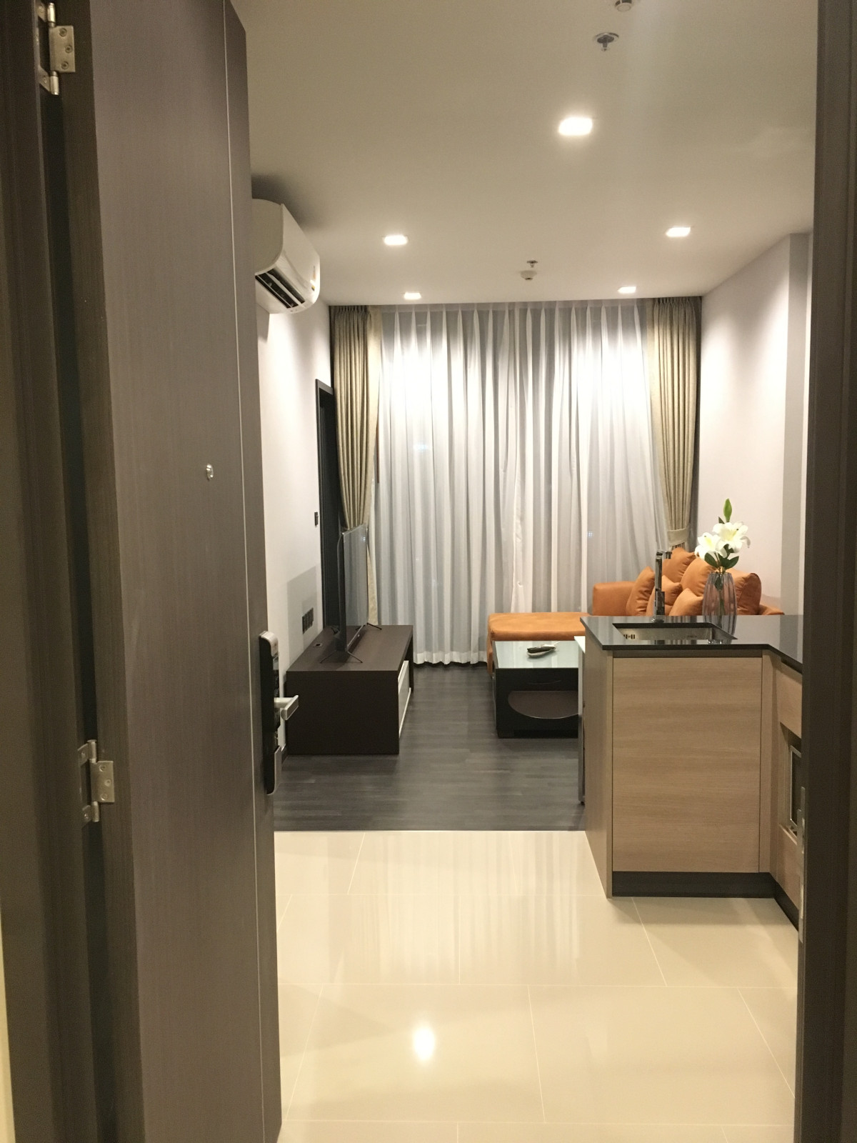 The Line Asoke - Ratchada | MRT Rama 9 | Beautiful room, Take view G Tower, High floor, Near MRT 300m and Ready to move in #O