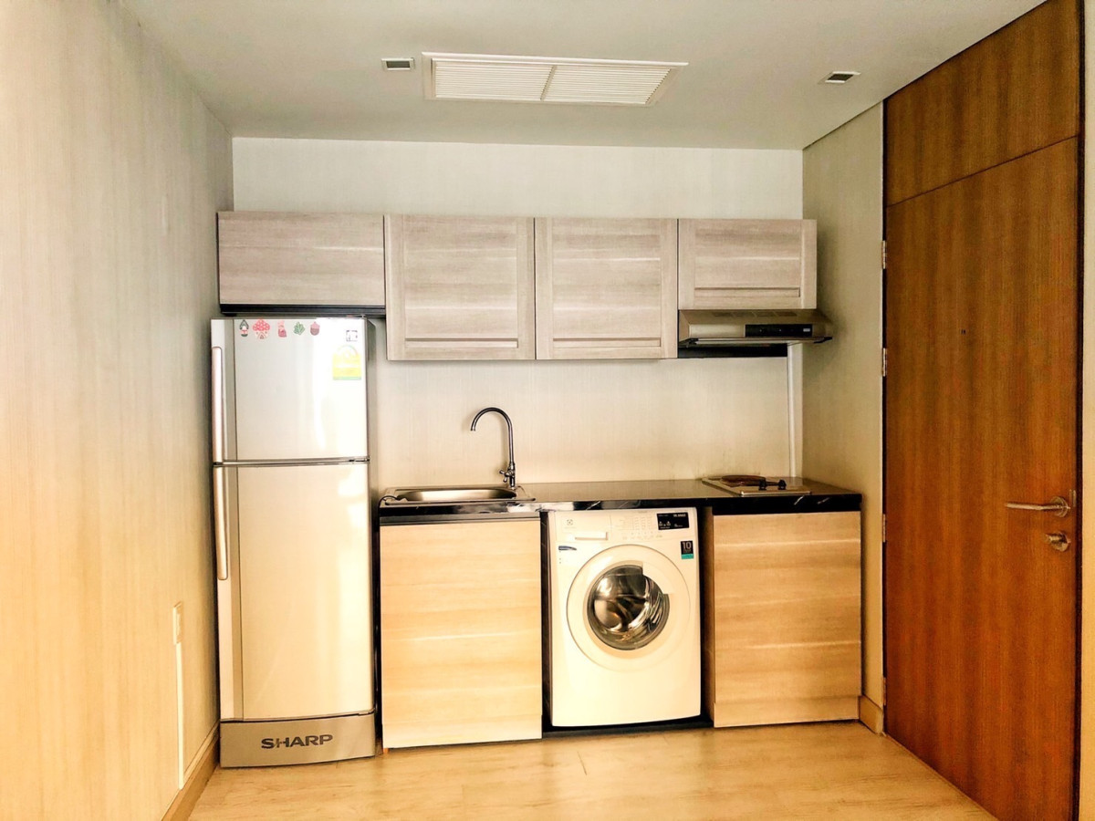 Noble Solo | BTS Thonglor | Best price beautiful room | HL