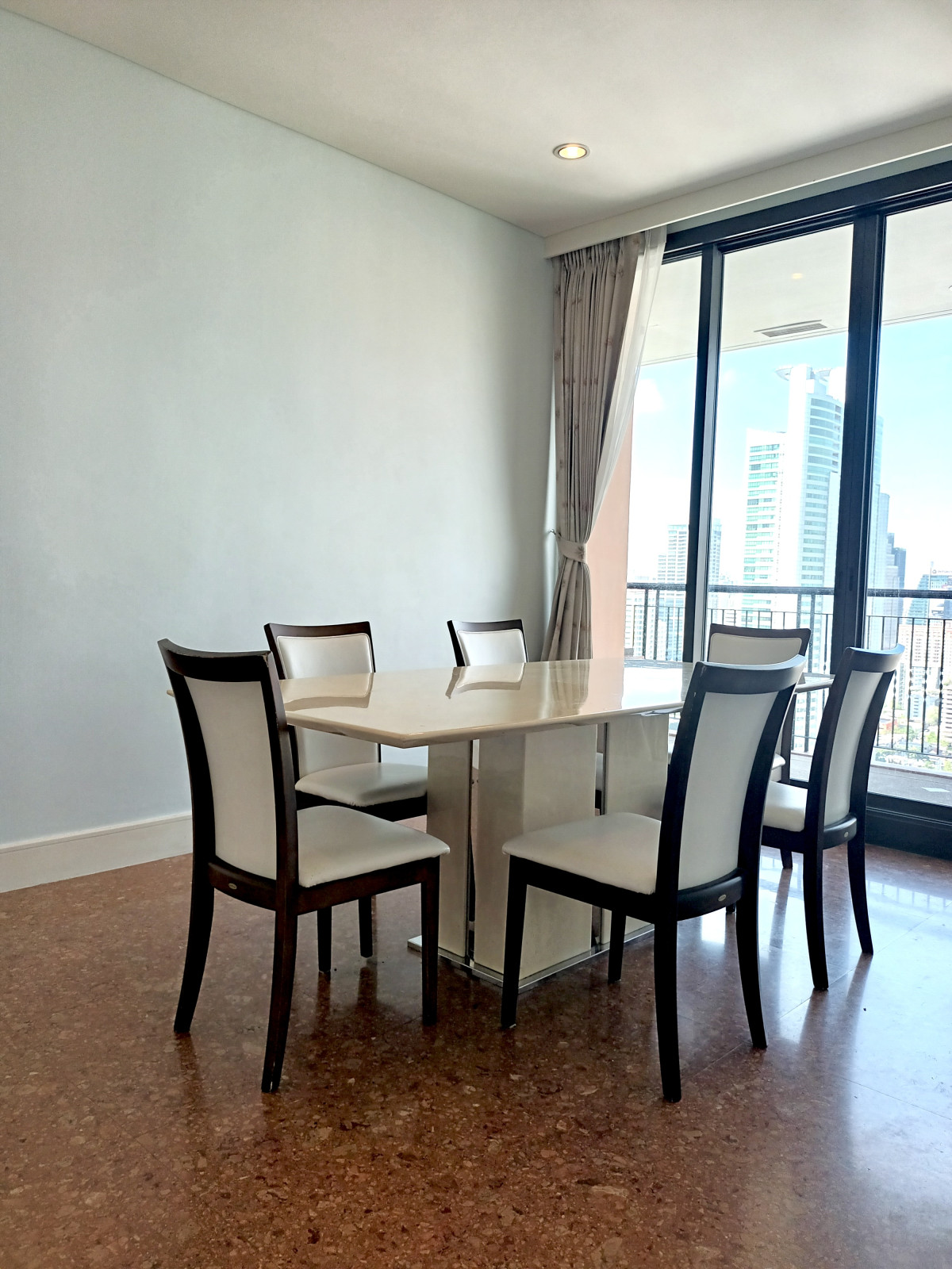 Aguston  Sukhumvit 22 | BTS Phrom Phong | The best price, Good View | #HL