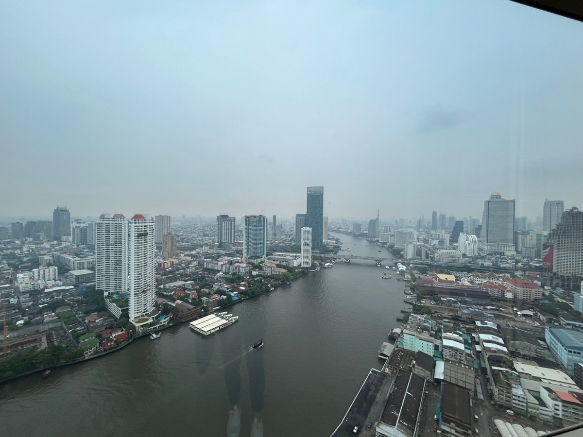 FOUR SEASONS PRIVATE RESIDENCES I BTS SAPANTAKSIN I PENTHOUSE UNIT 2 FACING OF THE RIVER SUNSET CHAOPHRAYA RIVER IN THE EVENING I #HL