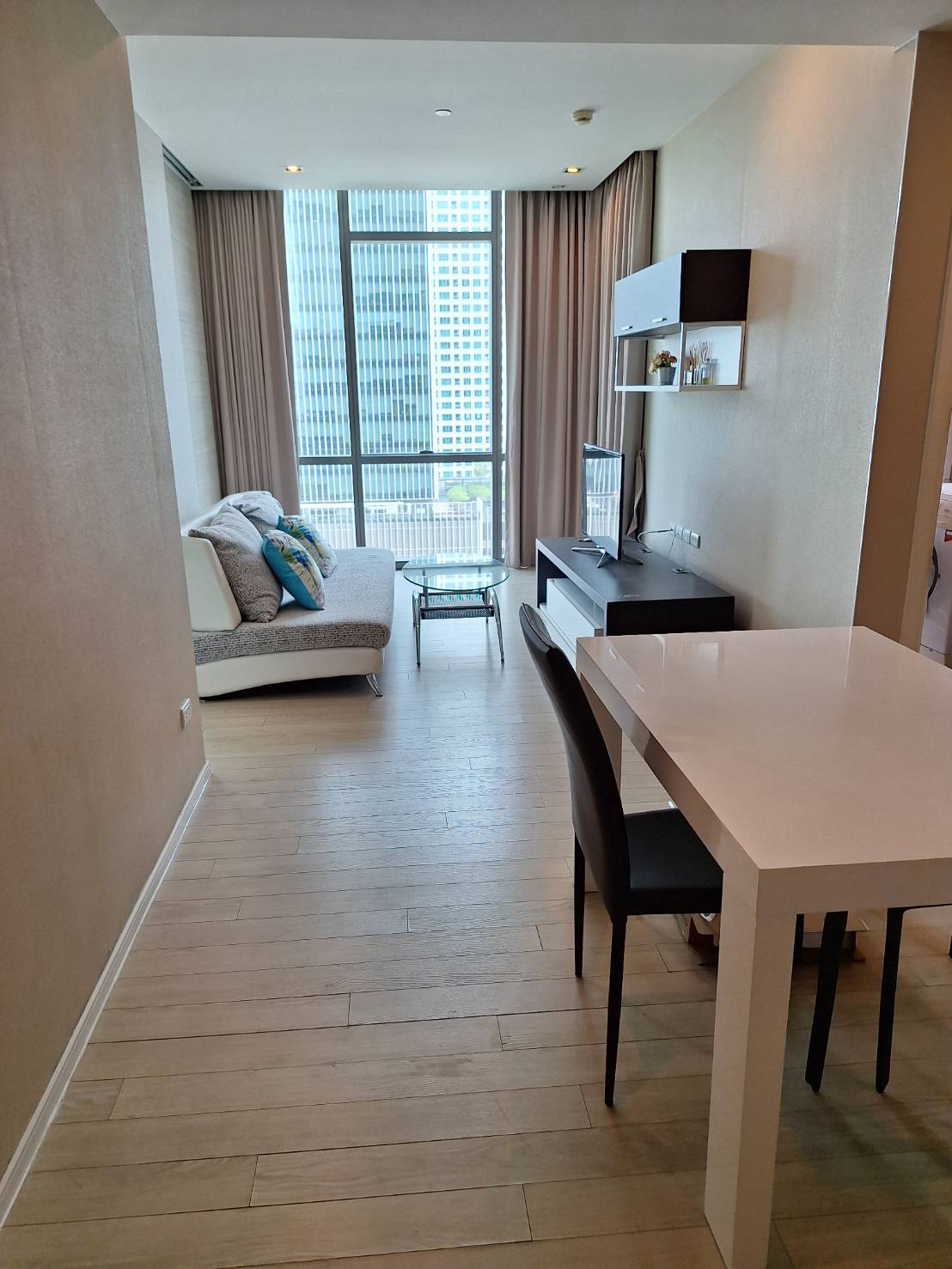 The Room Sukhumvit 21 I BTS Asoke , MRT Sukhumvit I 🌈 Exclusive Room With Special Price 🌈 I #HL