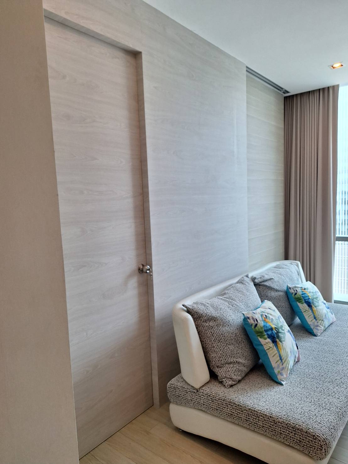 The Room Sukhumvit 21 I BTS Asoke , MRT Sukhumvit I 🌈 Exclusive Room With Special Price 🌈 I #HL