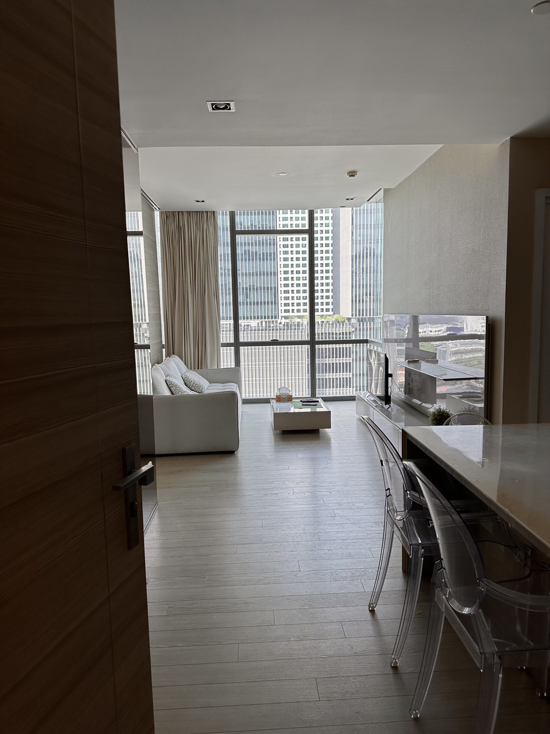 The Room Sukhumvit 21 I BTS Asoke , MRT Sukhumvit I 🌈 Exclusive Room With Special Price 🌈 I #HL