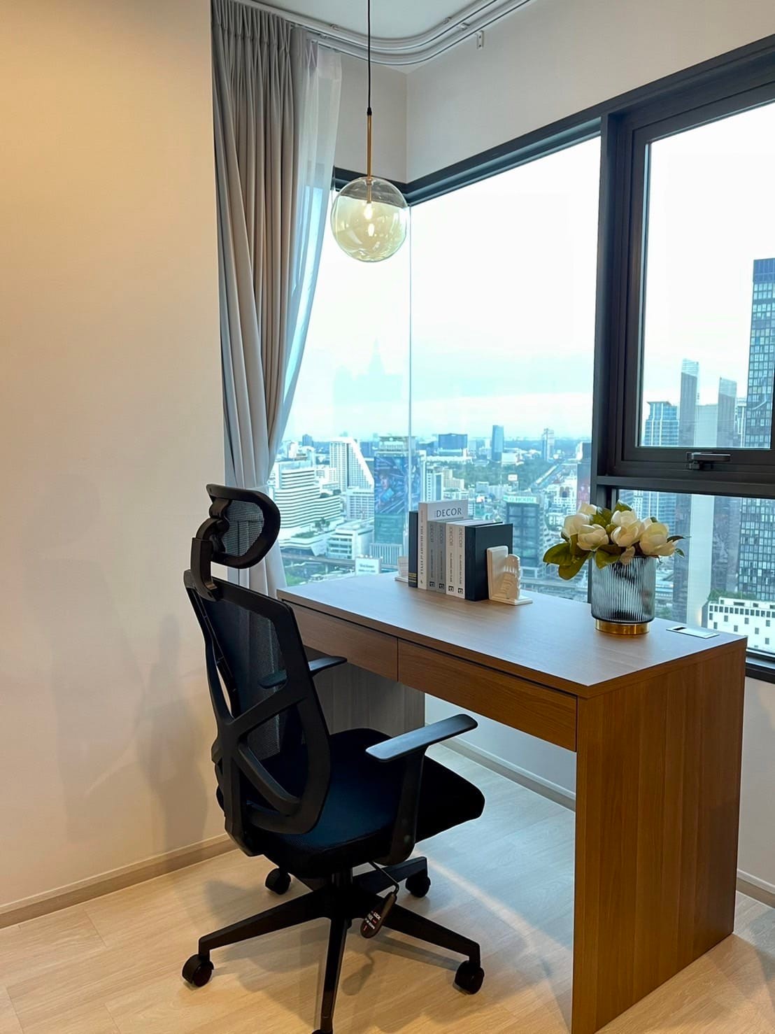 Life One Wireless | BTS Ploenchit | Hot 2bedroom 2bathroom For Sale ONLY  I #HL