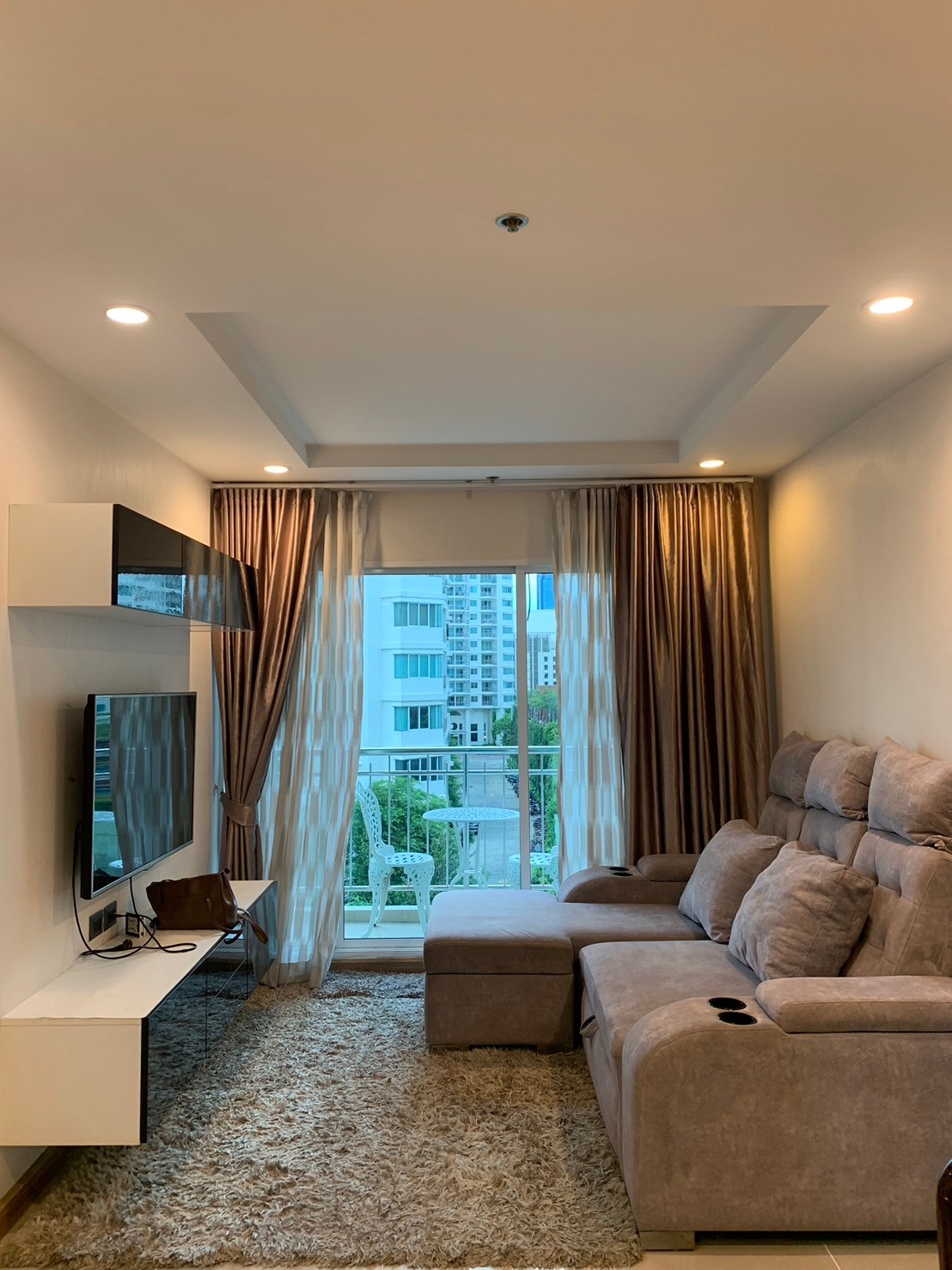 Supalai Wellington 2 (ศุภาลัย เวลลิงตัน 2) I MRT ศูนย์วัฒนธรรม ( Thailand Cultural Center ) I Ready to Move,Fully Furnished,360° Pool View around the room ด่วน! ห้องกว้าง สวย เฟอร์ครบ วิวสระว่ายน้ำรอบห้อง พร้อมเข้าอยู่🔥 I #HL