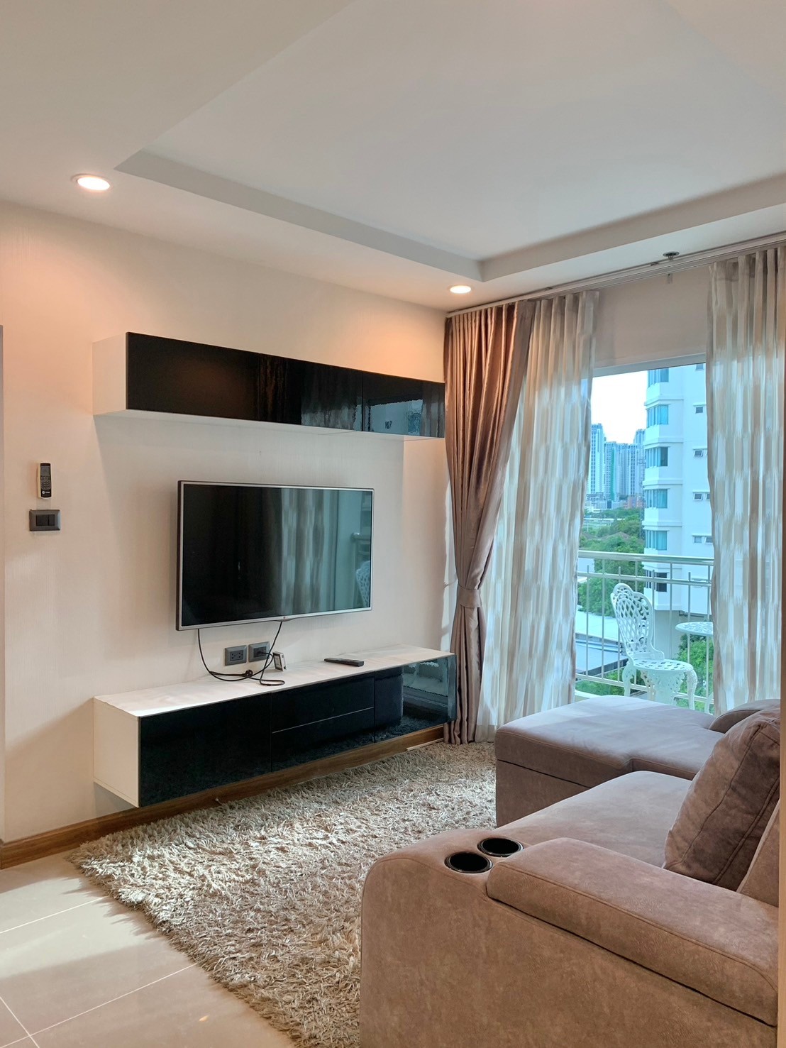 Supalai Wellington 2 (ศุภาลัย เวลลิงตัน 2) I MRT ศูนย์วัฒนธรรม ( Thailand Cultural Center ) I Ready to Move,Fully Furnished,360° Pool View around the room ด่วน! ห้องกว้าง สวย เฟอร์ครบ วิวสระว่ายน้ำรอบห้อง พร้อมเข้าอยู่🔥 I #HL