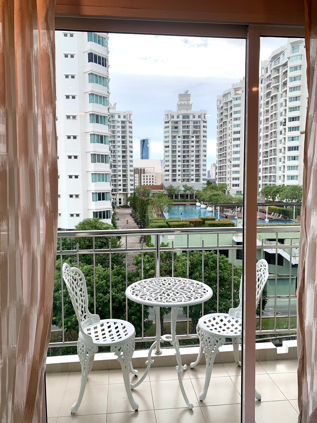 Supalai Wellington 2 (ศุภาลัย เวลลิงตัน 2) I MRT ศูนย์วัฒนธรรม ( Thailand Cultural Center ) I Ready to Move,Fully Furnished,360° Pool View around the room ด่วน! ห้องกว้าง สวย เฟอร์ครบ วิวสระว่ายน้ำรอบห้อง พร้อมเข้าอยู่🔥 I #HL