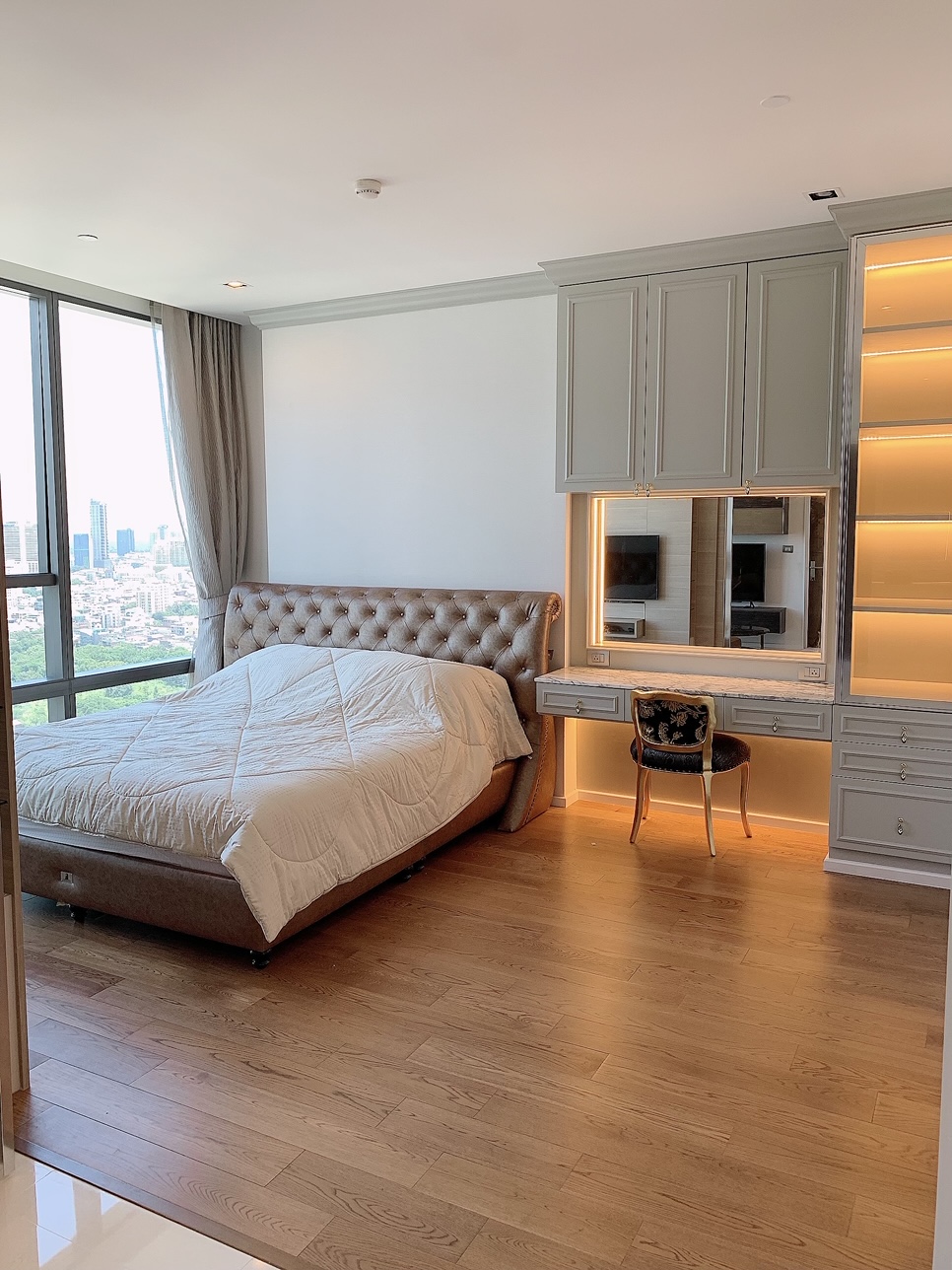 The Bangkok Sathorn l BTS สุรศักดิ์ |  For Sales!   Hot Deal ห้องตกแต่งสวย Built-in interior โรงแรม 5 ดาว ห้องใหม่ ขายราคาต่ำกว่าโครงการ  | #HL