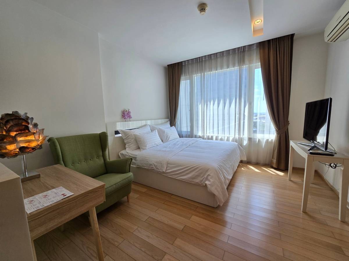 Siri at Sukhumvit I BTS Thonglor I 1bedroom Big Space Nice Room Good Negotiable I #HL