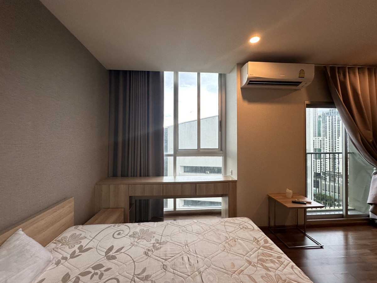 Noble Revolve Ratchada 2 I MRT ศูนย์วัฒนธรรม ( Thailand Cultural Center ) I Ready to Move,Fully Furnished,Nice Room #N