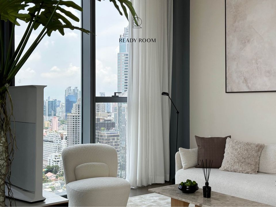 Experience premium living at Scope Langsuan with spacious rooms, beautifully decorated interiors, and breathtaking city views. Enjoy a full range of amenities including a swimming pool, fitness center, and garden. #luxurycondo #condosforsale #ScopeLangsua