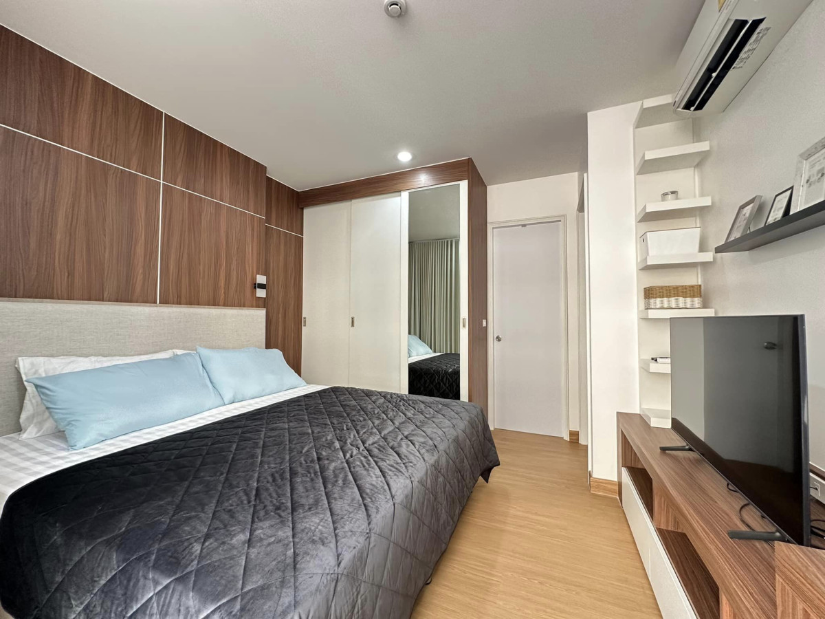 6th Avenue Sukhumvit 15  Executive Residence for rent - Type: One Bedroom Executive with Living room.