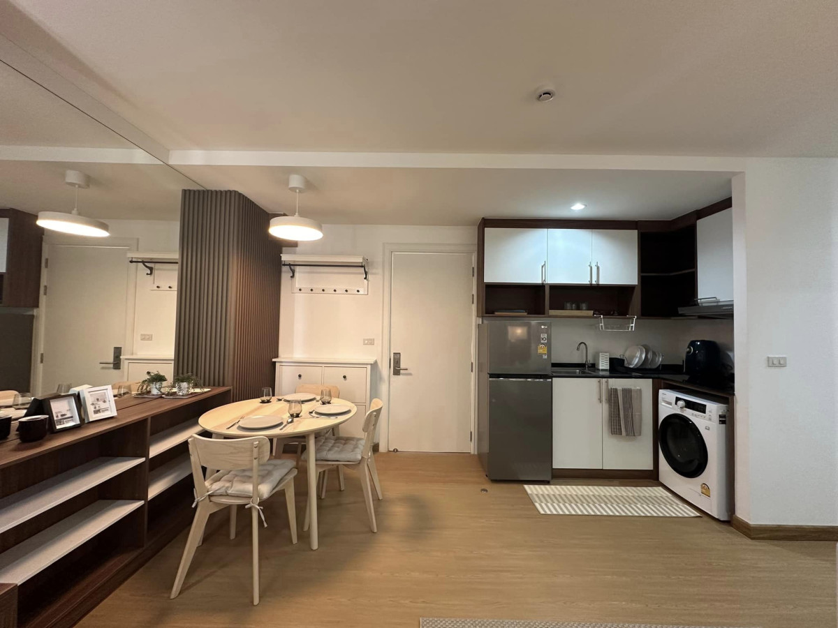 6th Avenue Sukhumvit 15  Executive Residence for rent - Type: Two Bedroom Executive with Living room