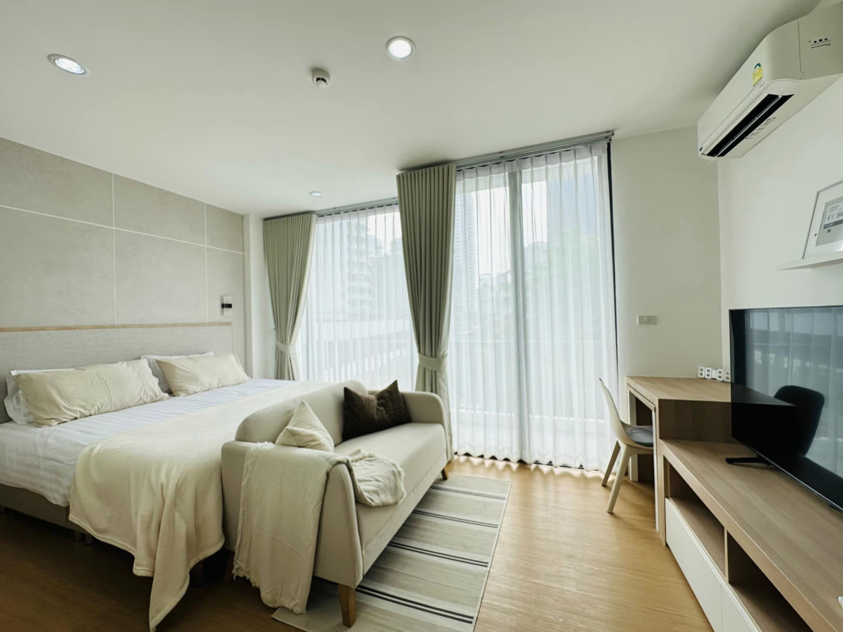 6th Avenue Sukhumvit 15  Executive Residence for rent - Type: Studio Executive.