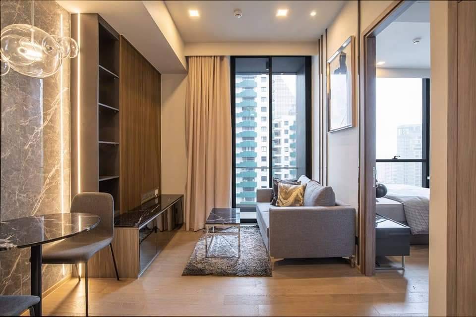 Celes Asoke | Luxury For Rent fully decorated | HL