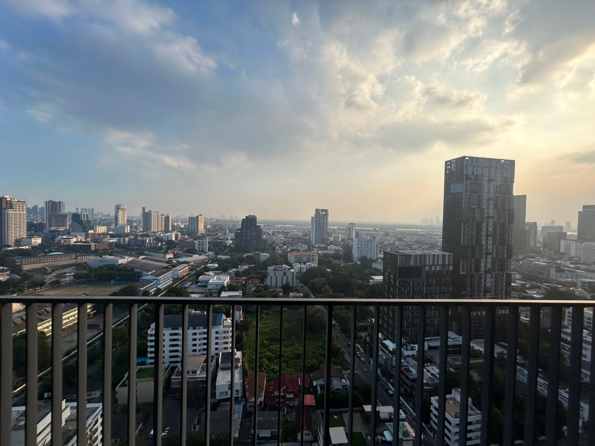 Siri at Sukhumvit | 3BEDROOM 0 Meter BTS Thonglor READY TO MOVE IN | HL