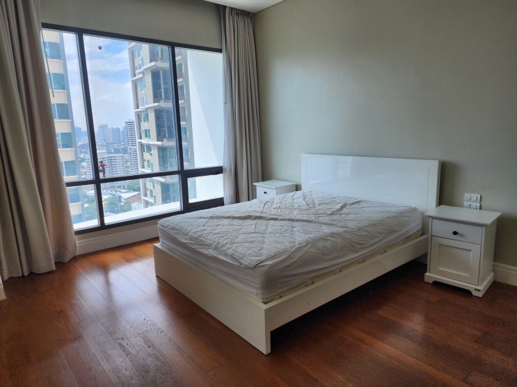 Bright Sukhumvit 24 | Big Space, Shocking Price🌈 Nice Room and Decoration 🚝Close to BTS Phromphong | HL Focus