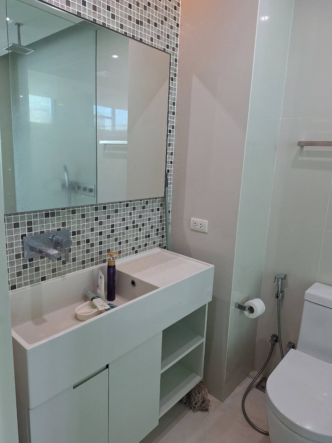 The Room Sukhumvit 21 | Condo Nearby Wattana School Large size in Asoke Ready to move | HL Focus