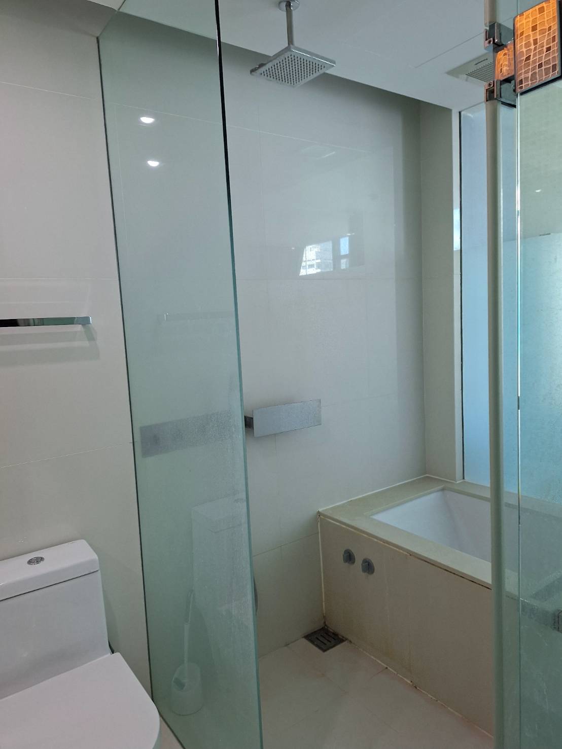 The Room Sukhumvit 21 | Condo Nearby Wattana School Large size in Asoke Ready to move | HL Focus