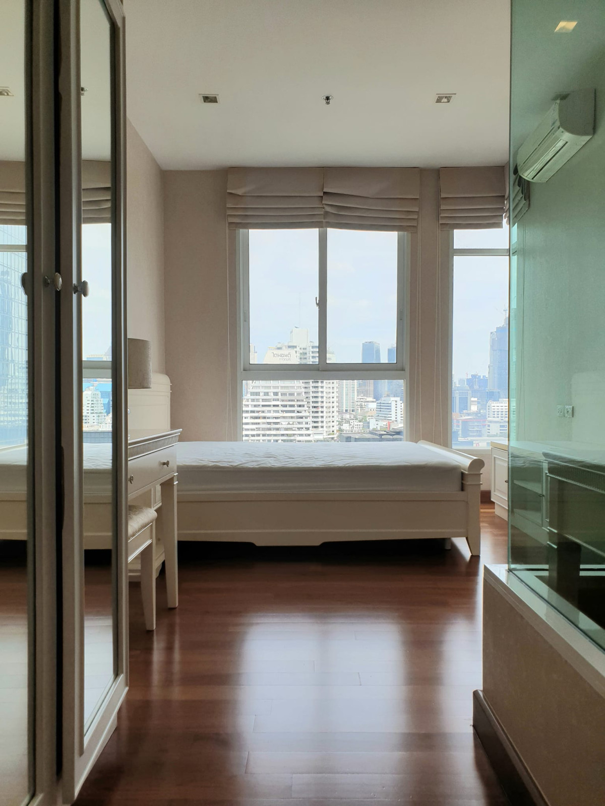 Ivy sathorn 10 | Amazing Price City View Available Now | HL