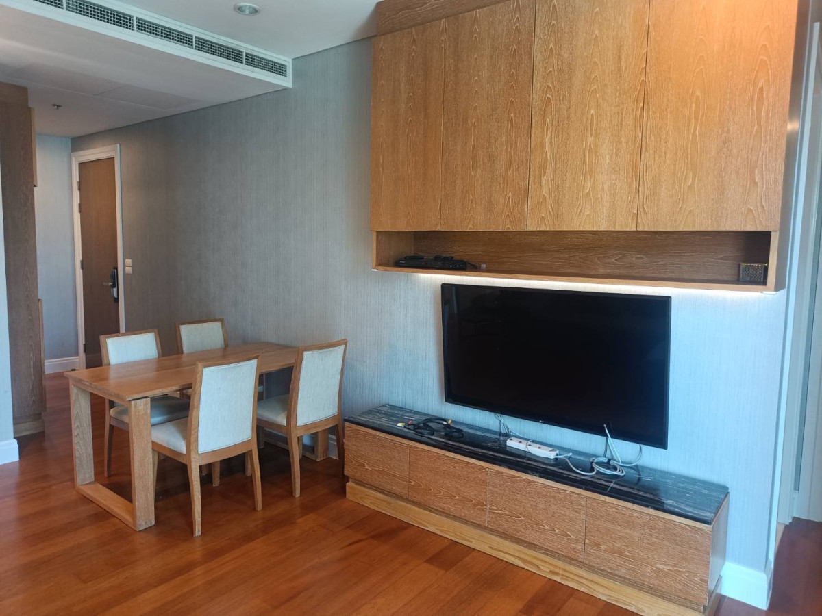 Bright Sukhumvit 24 | Homey Unit 2bed almost 100sq.m. Available to move NOW | HL