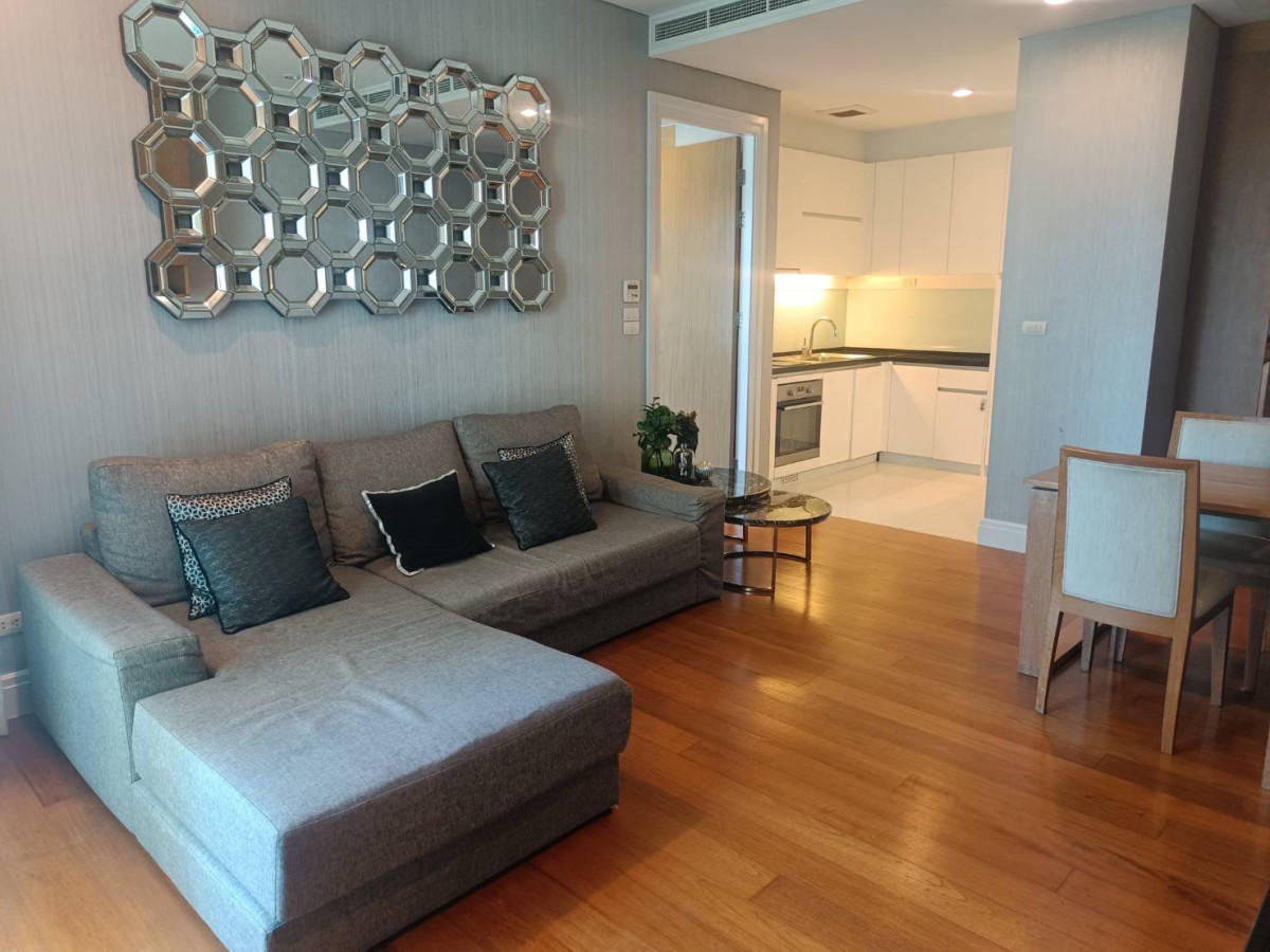 Bright Sukhumvit 24 | Homey Unit 2bed almost 100sq.m. Available to move NOW | HL