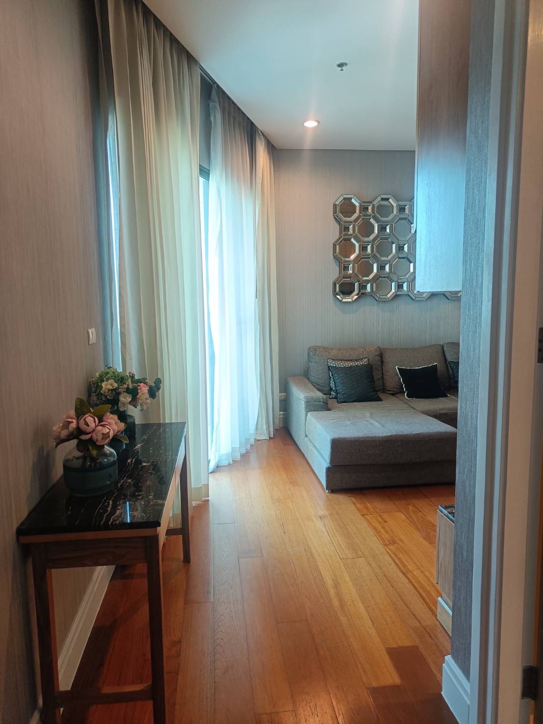 Bright Sukhumvit 24 | Homey Unit 2bed almost 100sq.m. Available to move NOW | HL