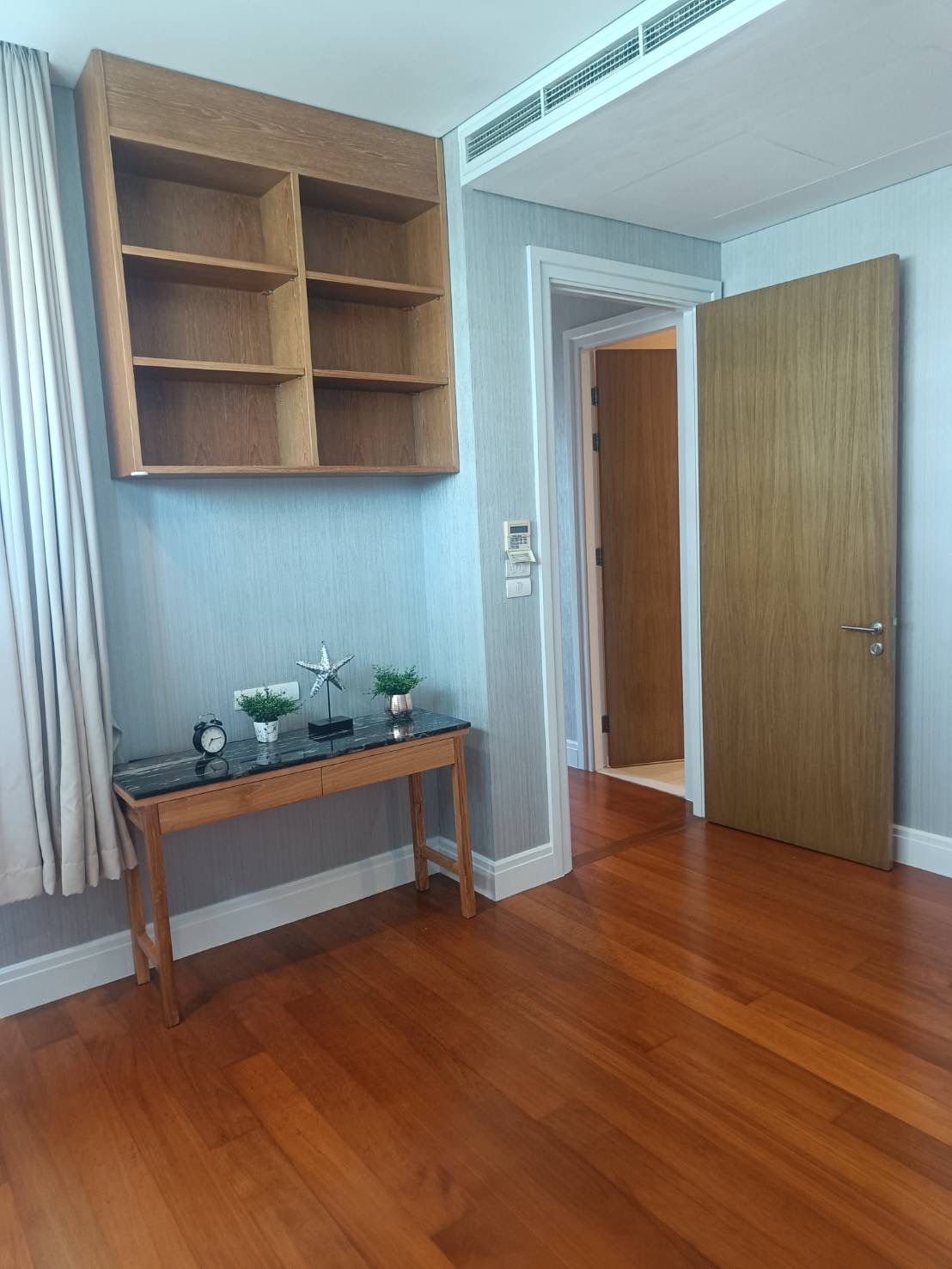 Bright Sukhumvit 24 | Homey Unit 2bed almost 100sq.m. Available to move NOW | HL