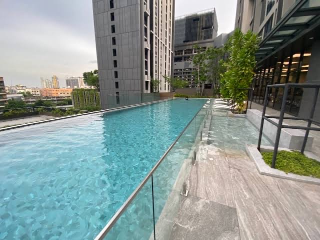 Whizdom Essence Sukhumvit | ใกล้ BTS ปุณวิถี A few steps to the 101 True digital park | HL Focus