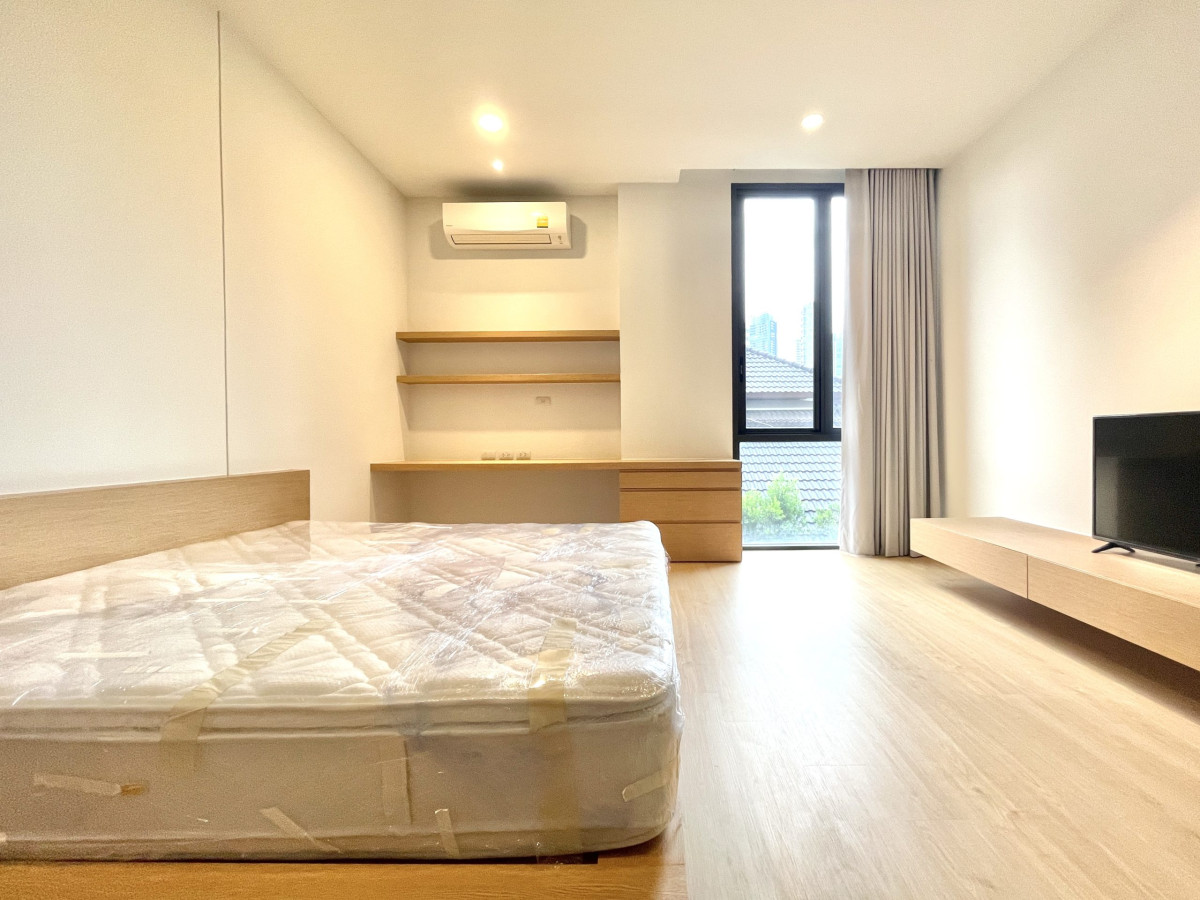 Vana Residences Sukhumvit26 | 🚝ใกล้ BTS Phromphong , Minimal Design , Private | New