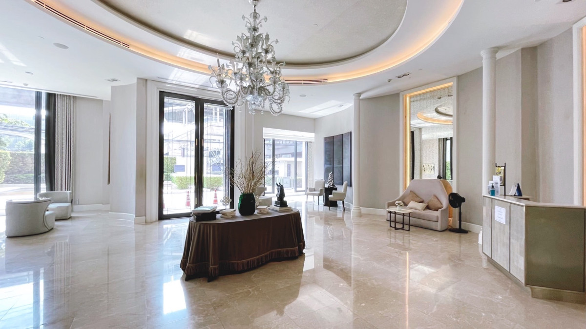 Celes Asoke | Luxury Project Ready to move in | HL Focus