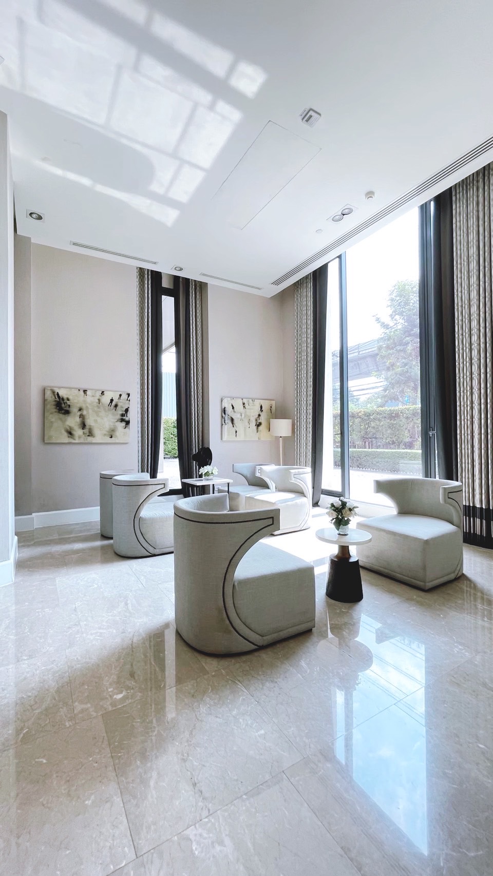 Celes Asoke | Luxury Project Ready to move in | HL Focus