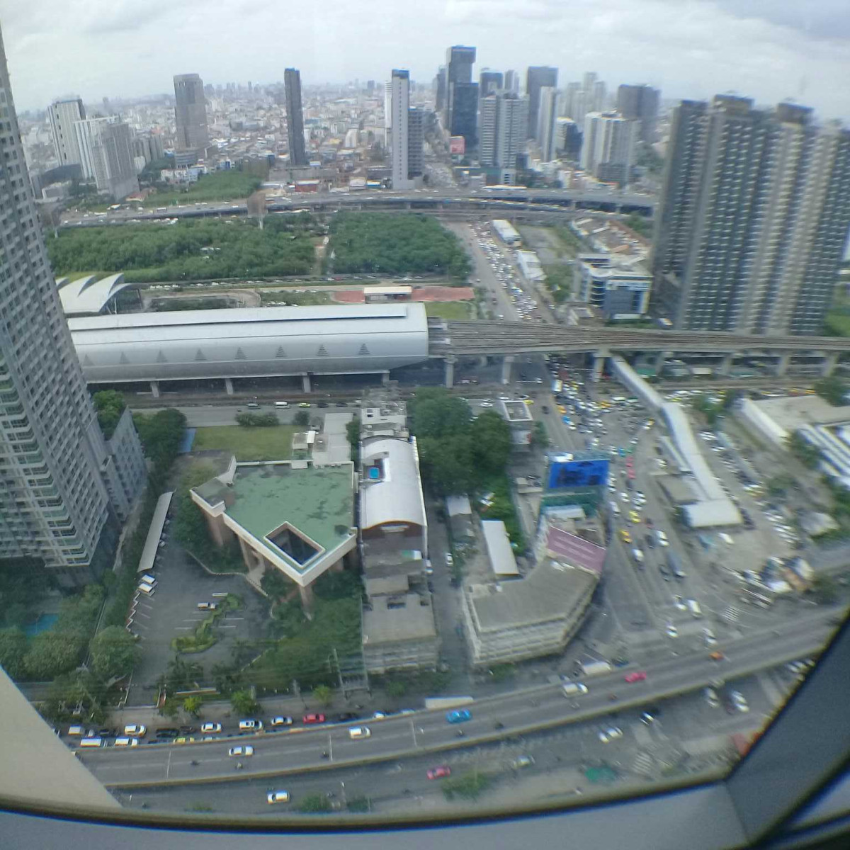 Q Asoke | 🚝ใกล้ MRTเพชรบุรี | Old Focus